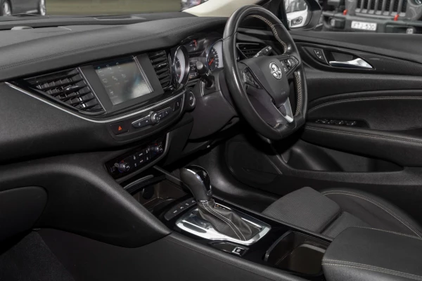 2019 Holden Commodore ZB RS Liftback Image 8