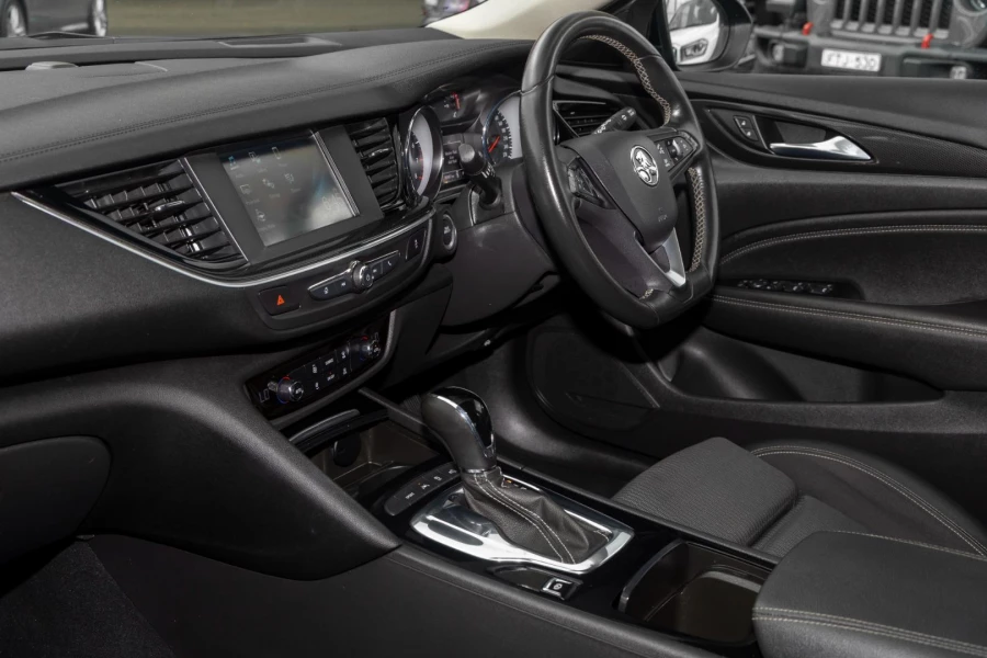 2019 Holden Commodore ZB RS Liftback Image 8