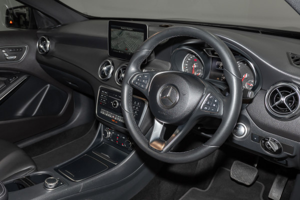 2017 Mercedes-Benz GLA-Class 180 SUV Image 15