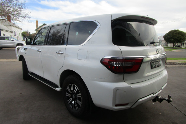2022 Nissan Patrol PT4PATI22 Ti SUV Image 5