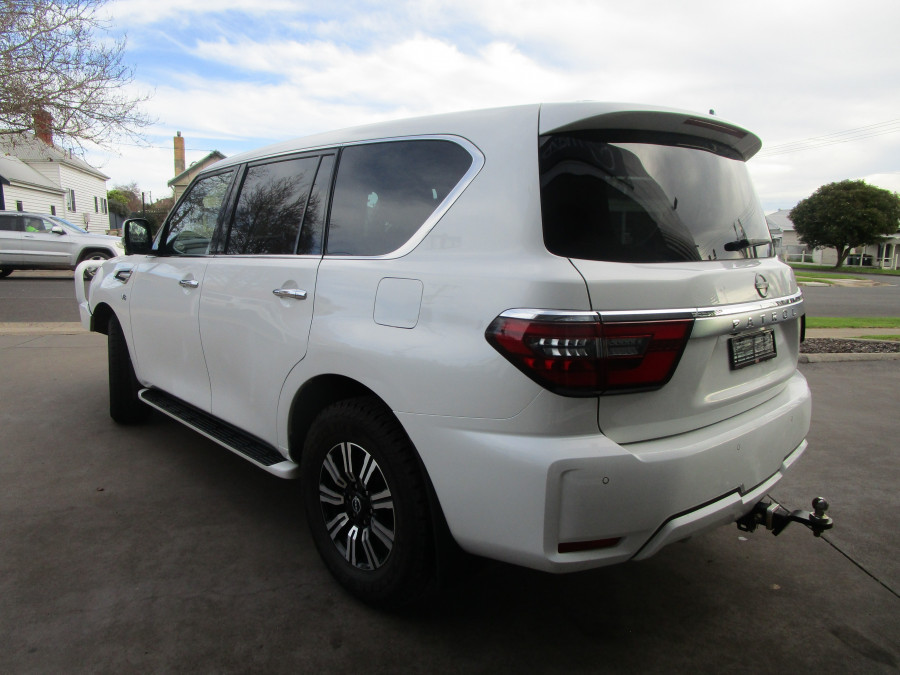 2022 Nissan Patrol PT4PATI22 Ti SUV Image 5