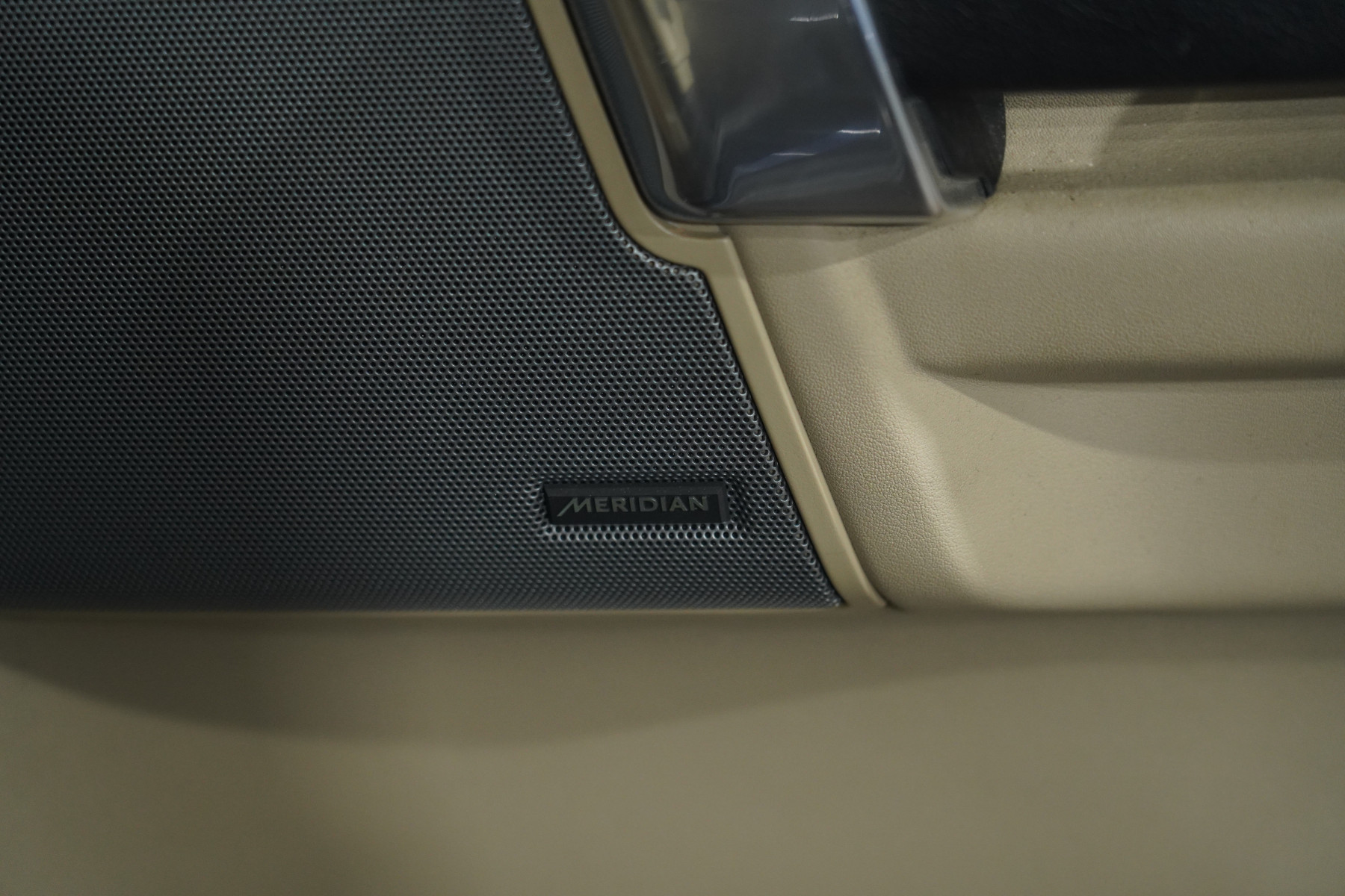 2015 Land Rover Discovery 3.0 Tdv6 SUV Image 26