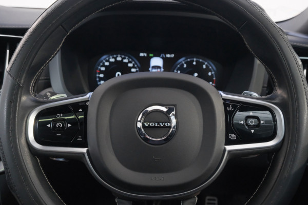 2019 Volvo XC60 UZ T8 R-Design SUV image 15