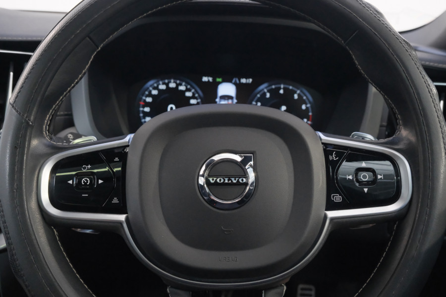 2019 Volvo XC60 UZ T8 R-Design SUV