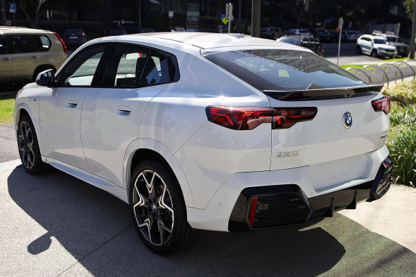 2024 BMW iX2 U10 eDrive20 M Sport SUV image 6