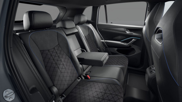 2025 Volkswagen Tiguan CT 150TSI R-Line SUV image 12