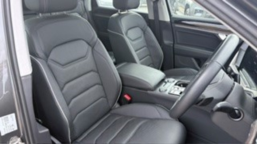 2024 Volkswagen Touareg RC 210TDI Elegance SUV Image 11