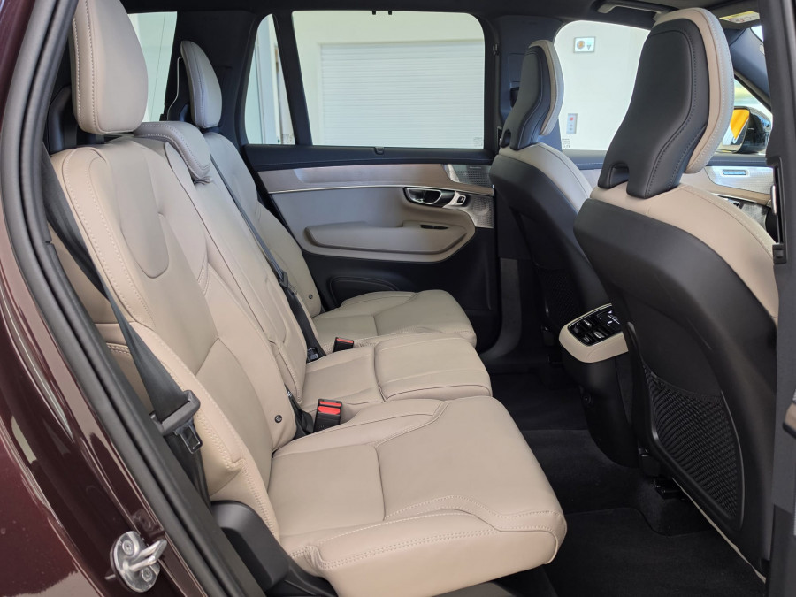 2025 MY26 Volvo XC90 L Series Ultra B5 Dark SUV Image 17
