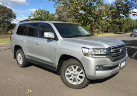 Toyota Landcruiser SAHARA (4X4) VDJ200R MY16