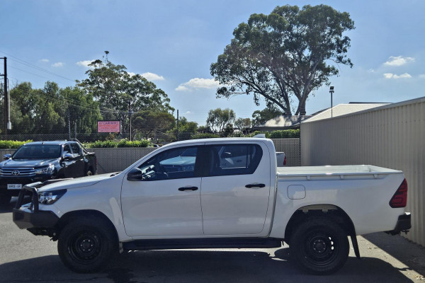 2022 Toyota HiLux GUN126R SR Double-Cab Pick-Up