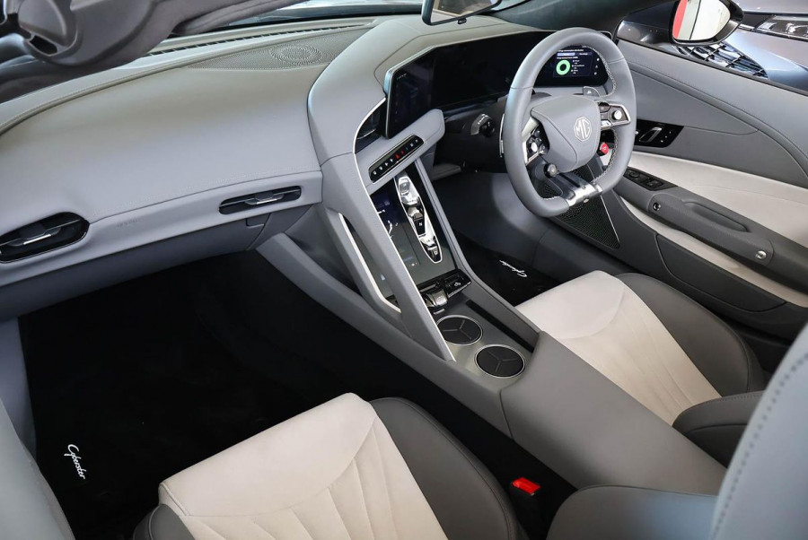 2024 MG Cyberster EC32 Convertible Image 7