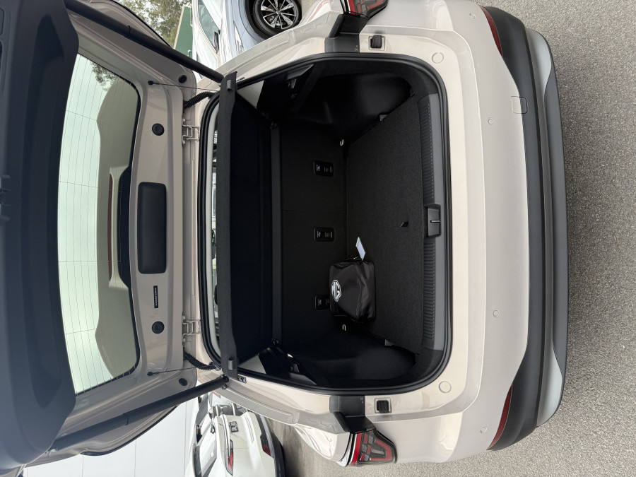 2025 MG MGS5 EV ZS3EM Essence 49 SUV Image 5