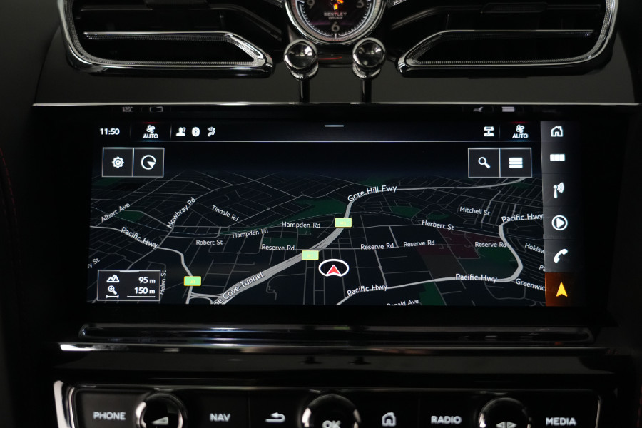 2024 Bentley Bentayga V8 SUV Image 27