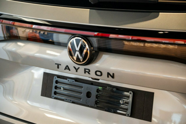 2026 Volkswagen Tayron R4 200TSI eHybrid R-Line SUV Image 7