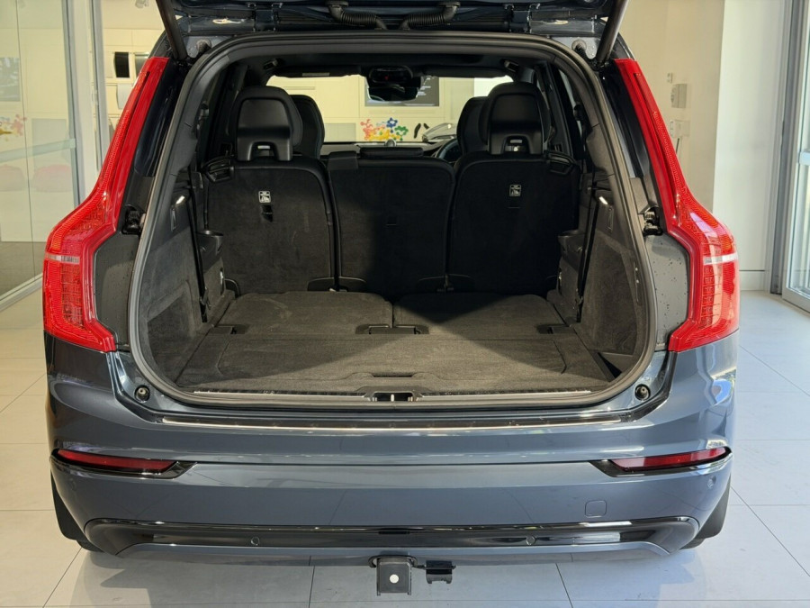 2022 Volvo XC90 L Series Recharge Plug-In Hybrid SUV Image 15