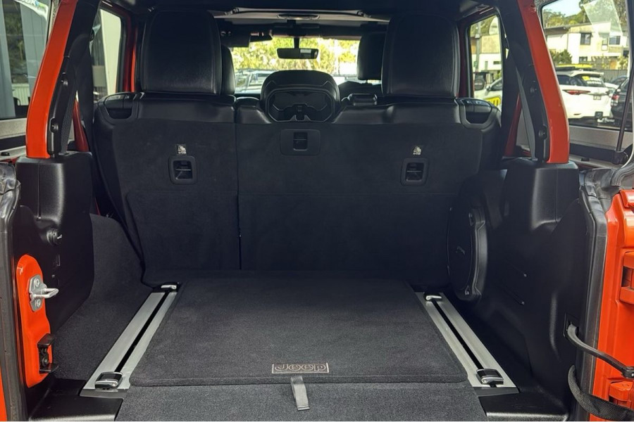 2018 Jeep Wrangler JK Overland SUV Image 26