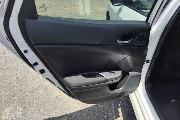 2019 Honda Civic 10th Gen VTi Hatch Image 13