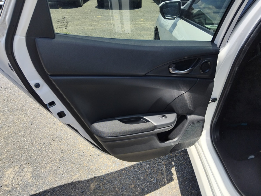 2019 Honda Civic 10th Gen VTi Hatch Image 13