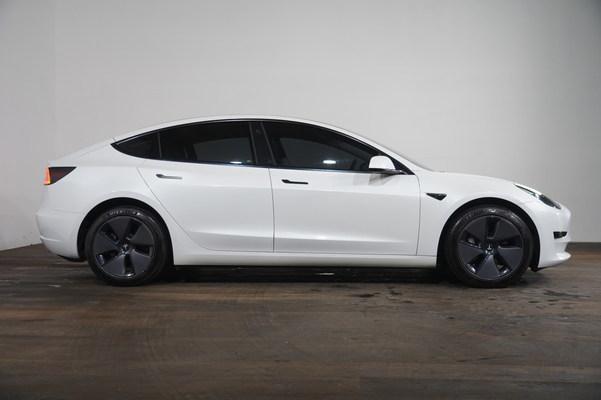 2022 Tesla Model 3 3 Rear-Wheel Drive Sedan Image 4