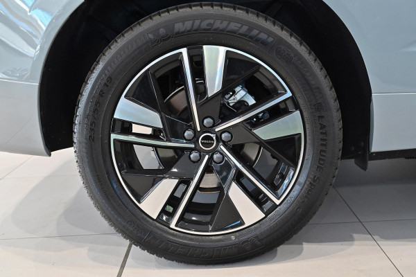 2025 MY26 Volvo XC60 UZ Plus B5 Bright SUV Image 21