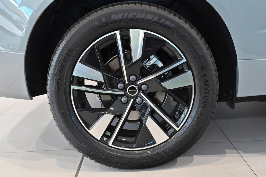 2025 MY26 Volvo XC60 UZ Plus B5 Bright SUV Image 21