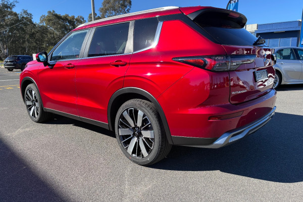 2025 Mitsubishi Outlander ZM Aspire SUV Image 3