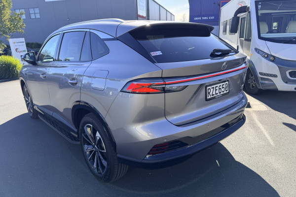 2026 MG HS Super Hybrid Essence SUV Image 4