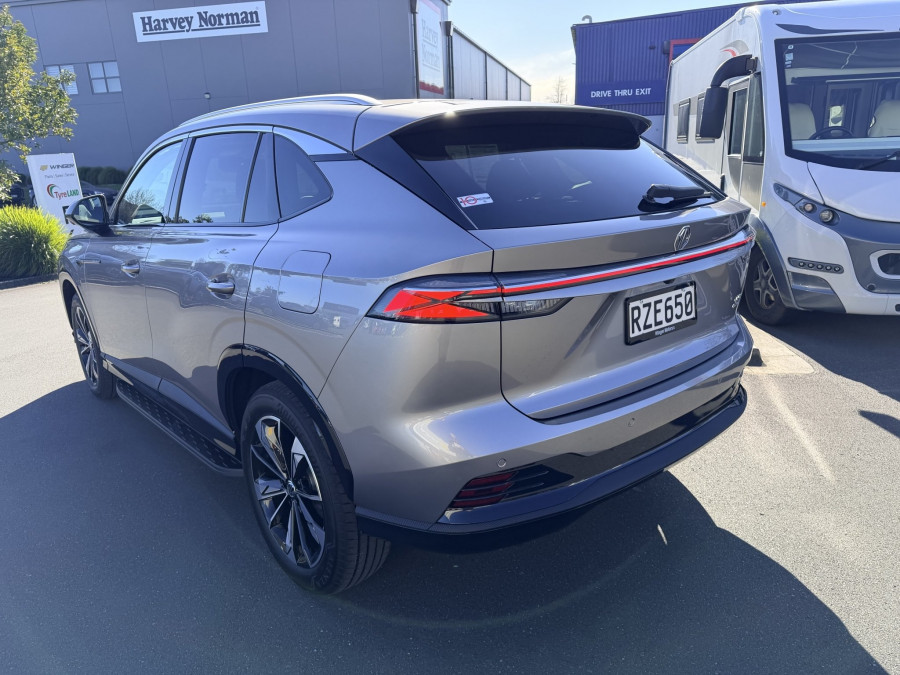 2026 MG HS Super Hybrid Essence SUV Image 4
