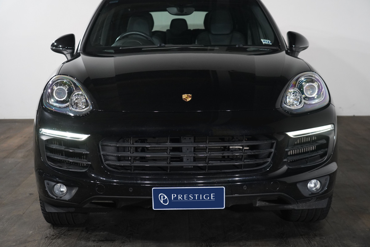 2016 Porsche Cayenne Diesel SUV Image 3