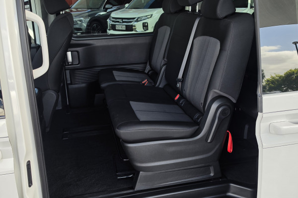 2025 Hyundai Staria US4.V3 SUV Image 10