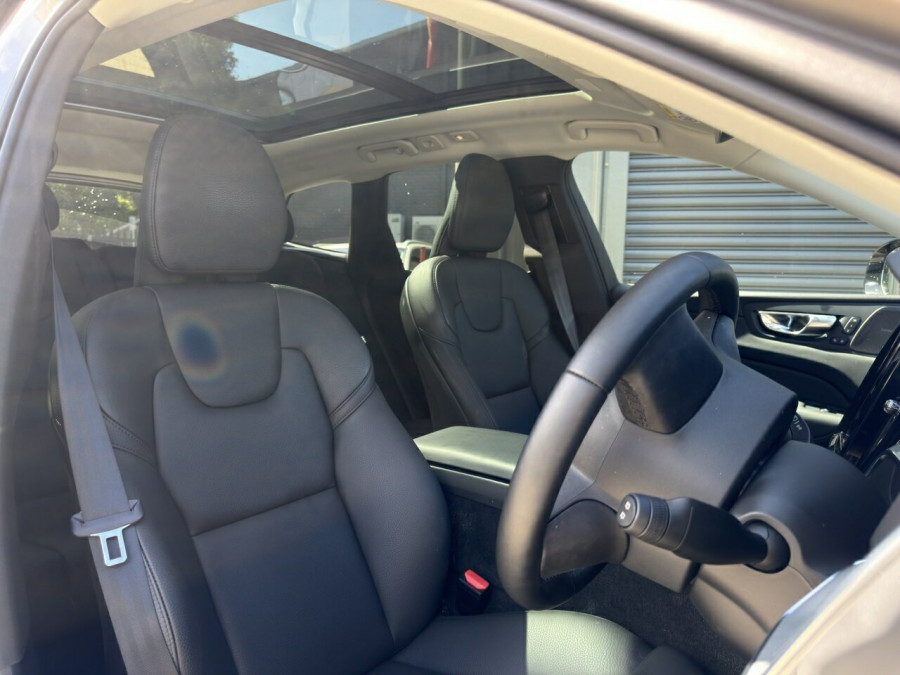 2025 Volvo XC60 UZ Plus T8 Plug-in Hybrid SUV Image 26