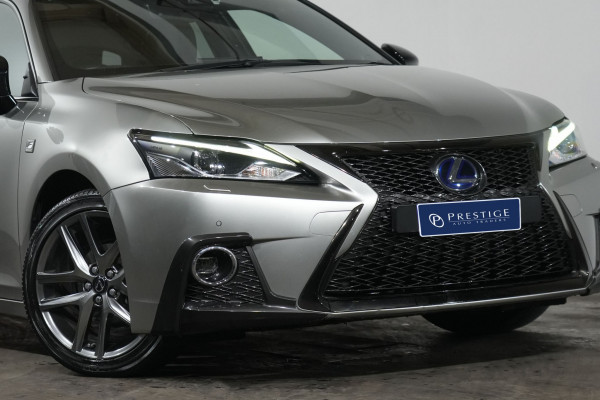2019 Lexus CT 200h. Hybrid F Sport Hatch image 2