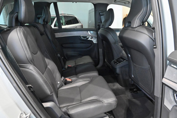 2026 Volvo XC90 L Series Ultra B5 Dark SUV Image 9