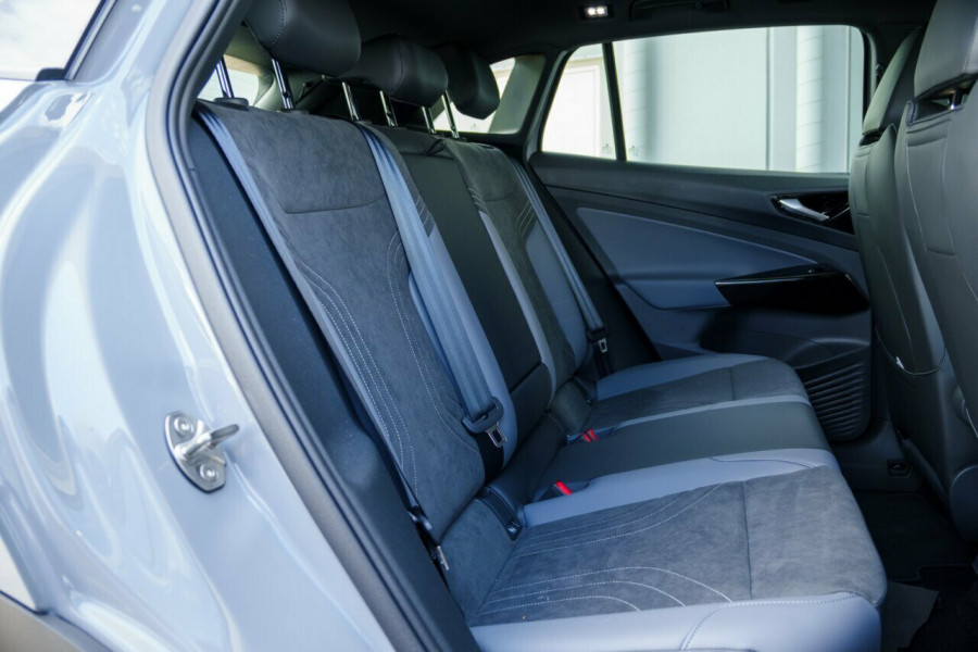 2026 Volkswagen ID. 4 E2 Pro SUV Image 7