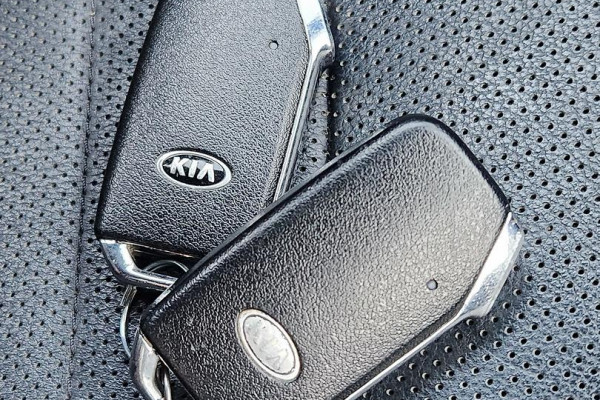 2020 MY1  Kia Cerato BD GT Hatch Image 20