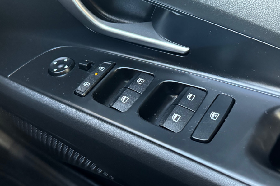 2024 Hyundai i30 CN7.V2 Hybrid Sedan Image 14