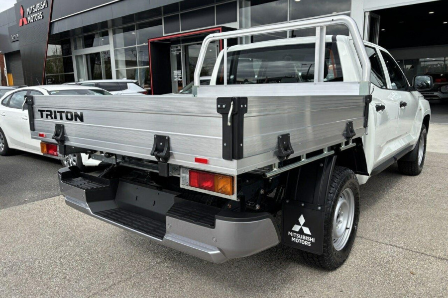 2025 Mitsubishi Triton MV  GLX Cab Chassis Image 7