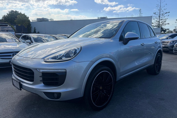 2016 MY17 Porsche Cayenne 92A Platinum Edition SUV Image 2