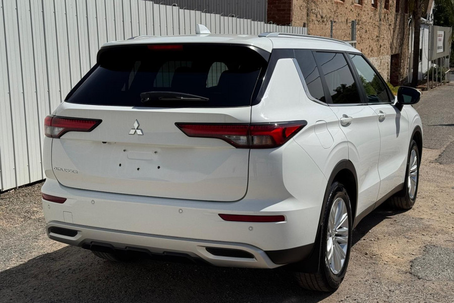 2022 MY22.5 Mitsubishi Outlander ZM LS SUV Image 6