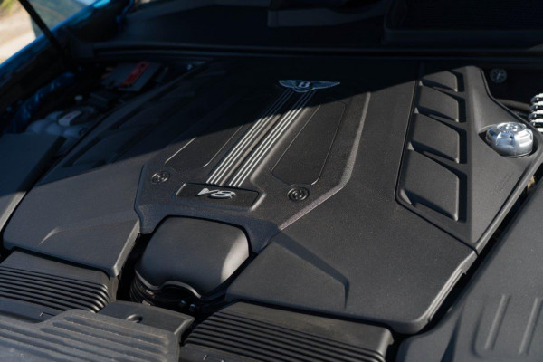 2024 Bentley Bentayga V8S Black Line SUV Image 11