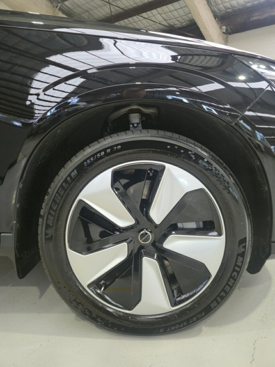 2025 Volvo EX90  Plus Twin Motor SUV Image 5