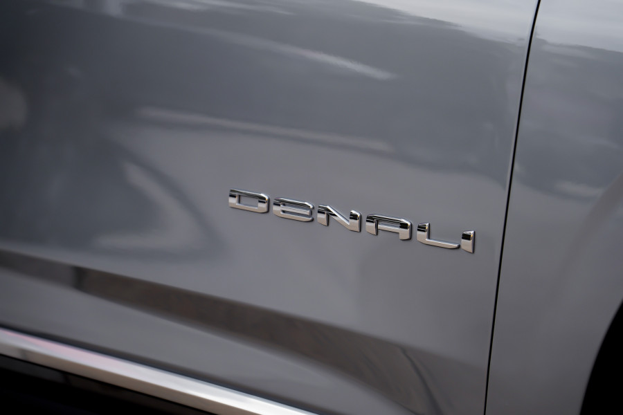 2025 GMC Yukon  Denali Wagon Image 19