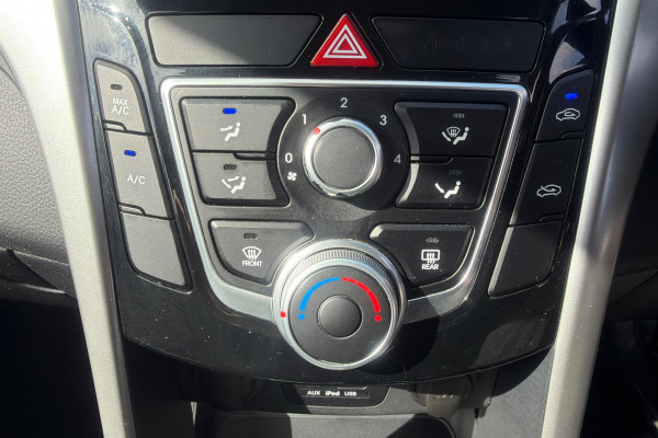 2015 MY16 Hyundai i30 GD3 Series II Active Hatch Image 12