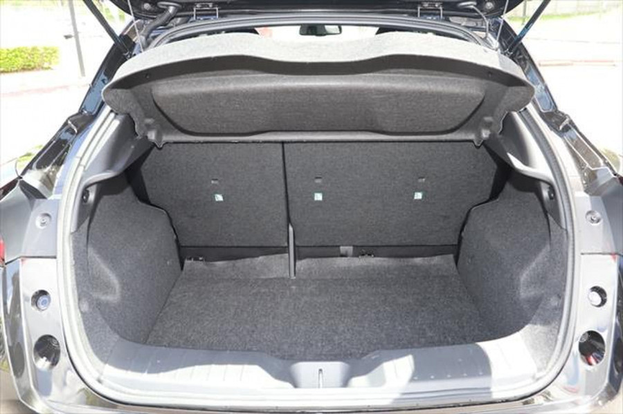 2020 Nissan JUKE F16 ST-L Hatchback Image 5