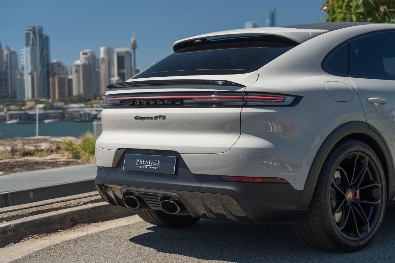 2024 Porsche Cayenne GTS Coupe Image 7