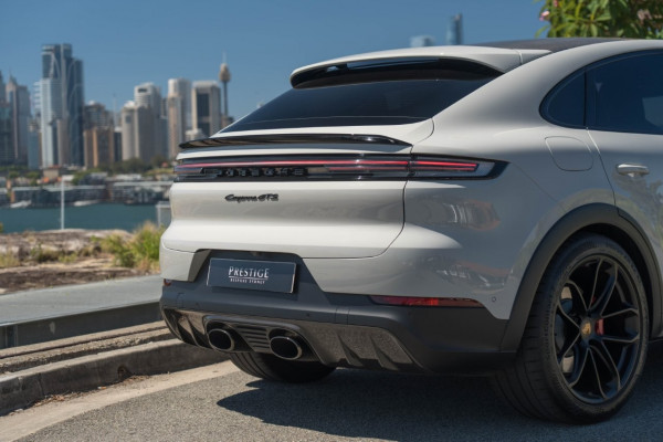2024 Porsche Cayenne GTS Coupe Image 7