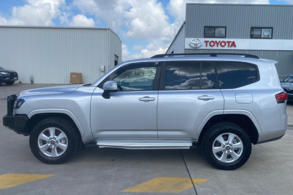 2023 Toyota LandCruiser FJA300R GXL SUV Image 4