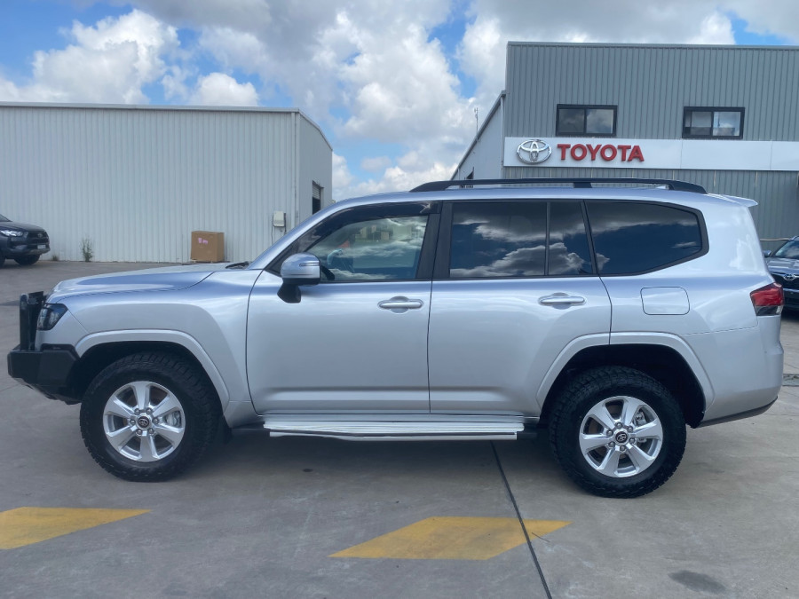 2023 Toyota LandCruiser FJA300R GXL SUV Image 4