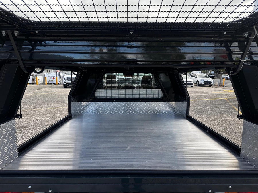 2026 MY25.5 Isuzu D-MAX RG SX Cab Chassis Image 3