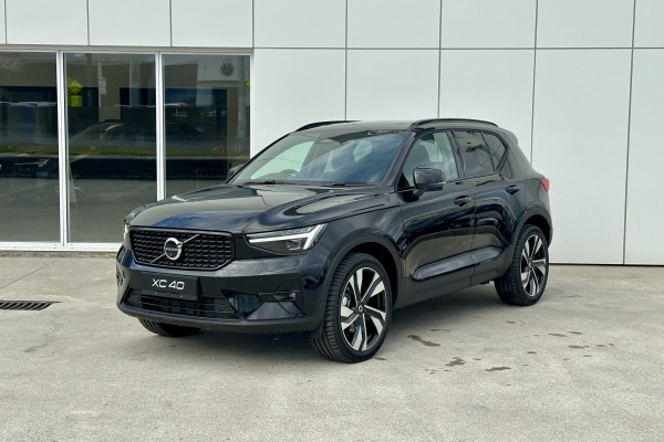 2025 Volvo XC40 XZ Ultra B4 Dark SUV Image 6